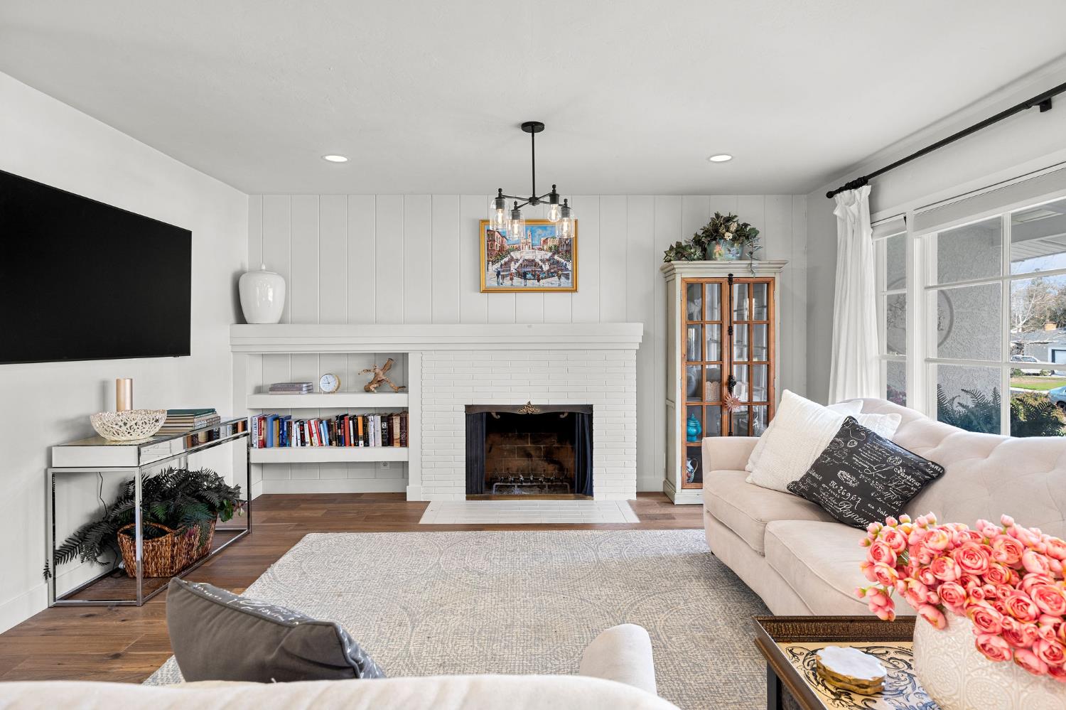 1507 Los Molinos Way