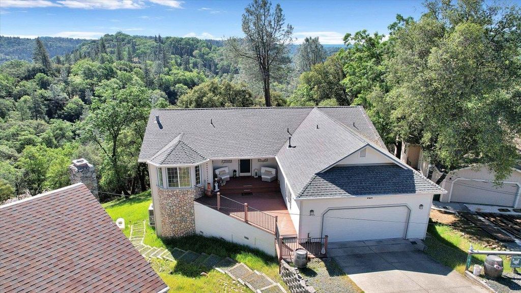Photo of 16153 Janet Way, Grass Valley, CA 95949 (MLS # 226035146)