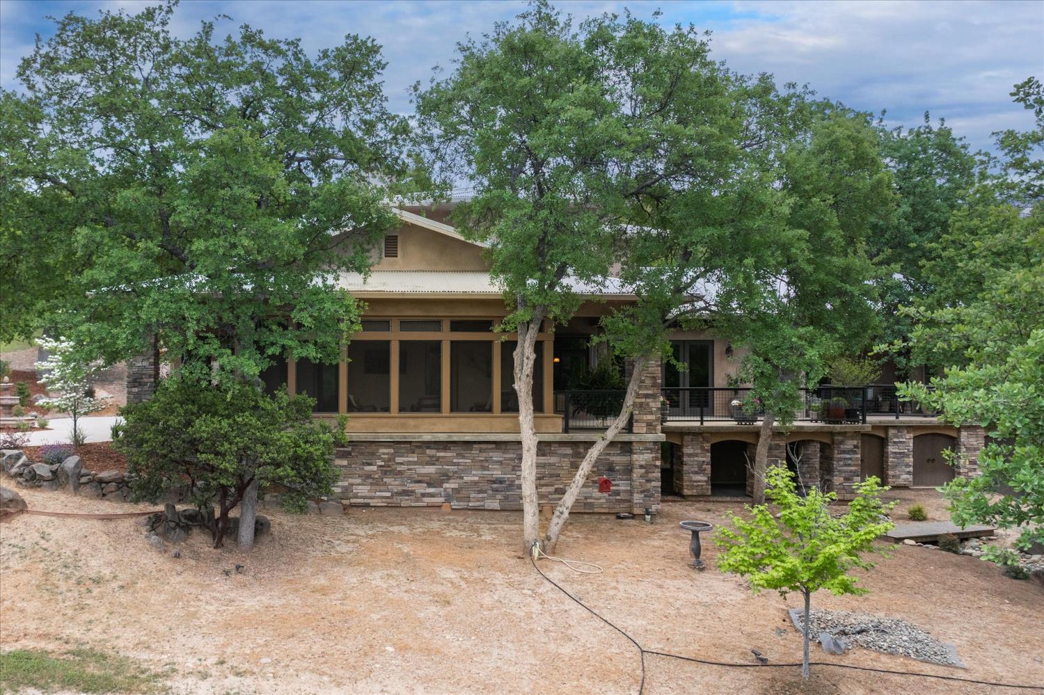 1333 Vineyard Terrace