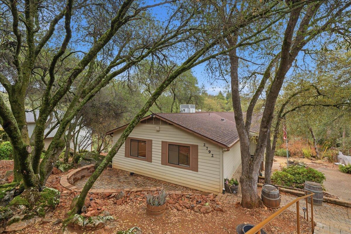 2792 Holly Hills Lane