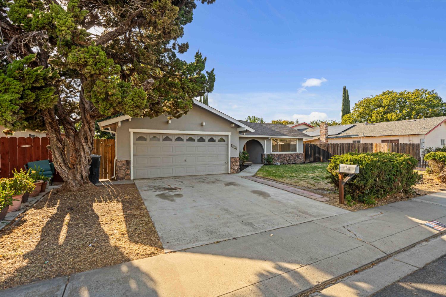1901 Milpas Lane
