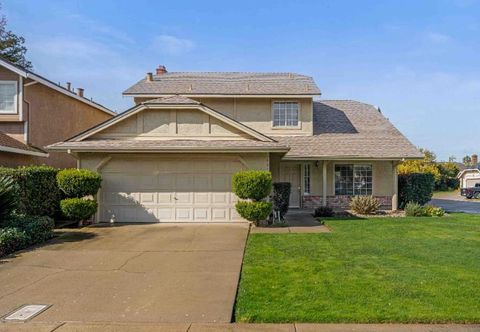 1721 Walnut Blossom Way Modesto CA 95355