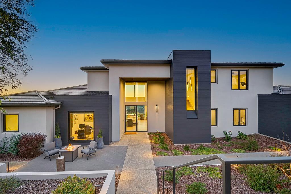 290 St Regis Court