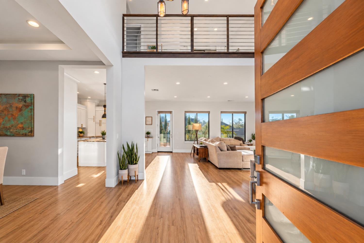 2501 Knoll Court