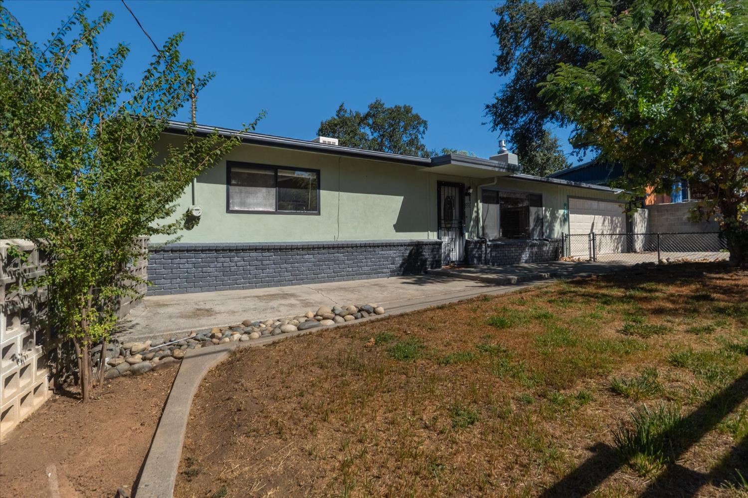 558 Amador Avenue