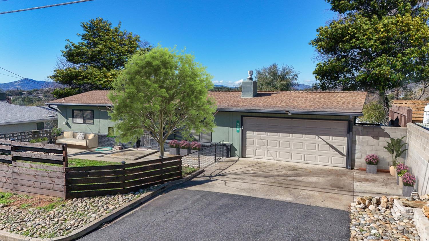 558 Amador Avenue