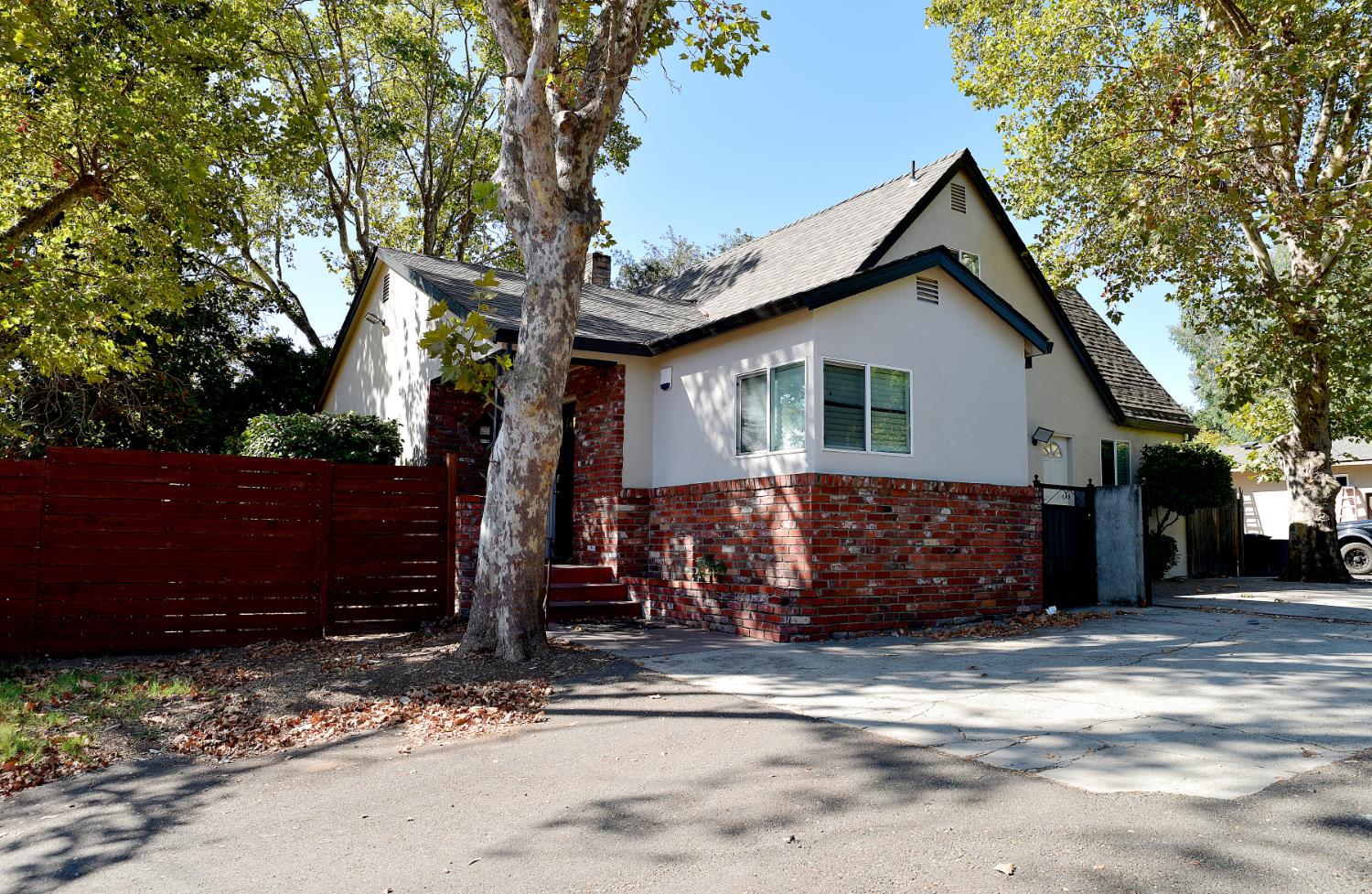 8039 Sunrise Boulevard