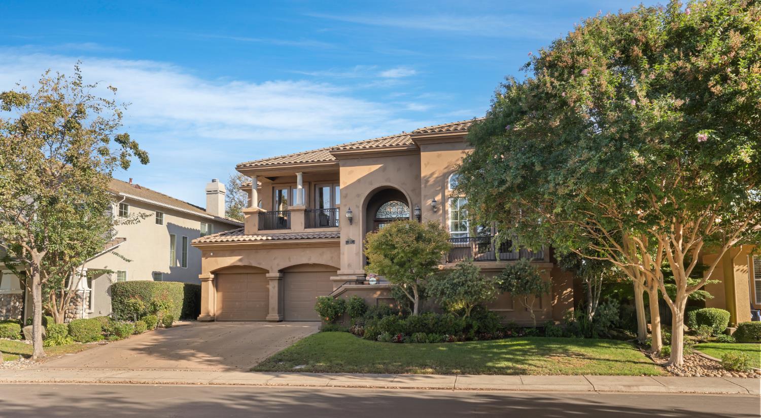 6181 Riverbank Circle