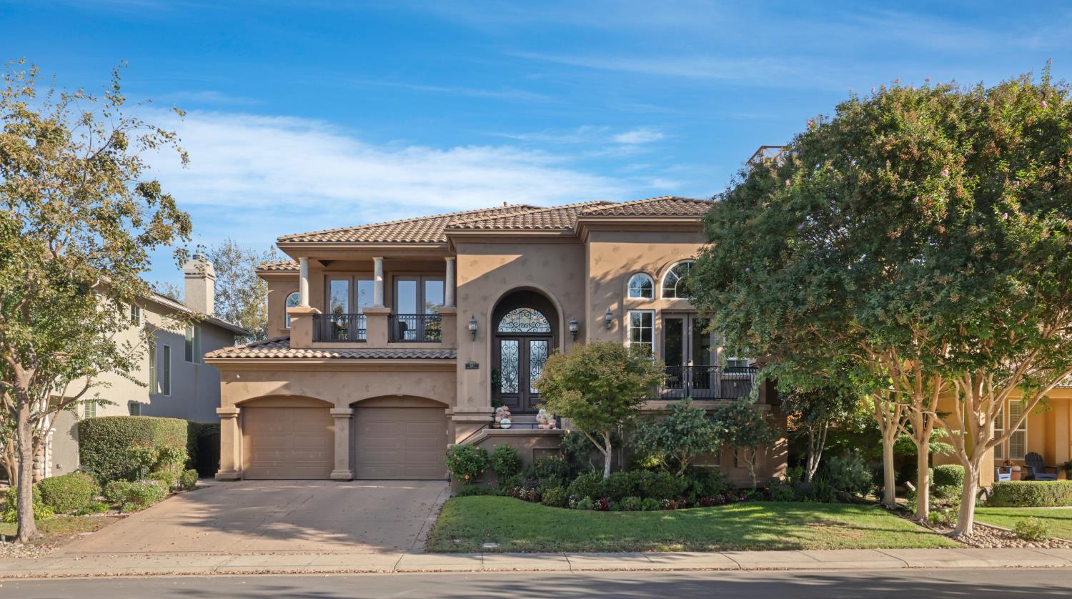 6181 Riverbank Circle
