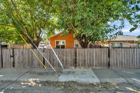 4526 Del Norte Boulevard Sacramento CA 95820
