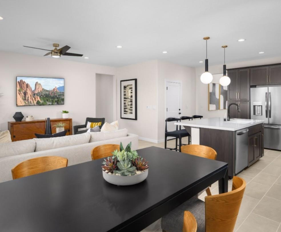 3952 Aura Way