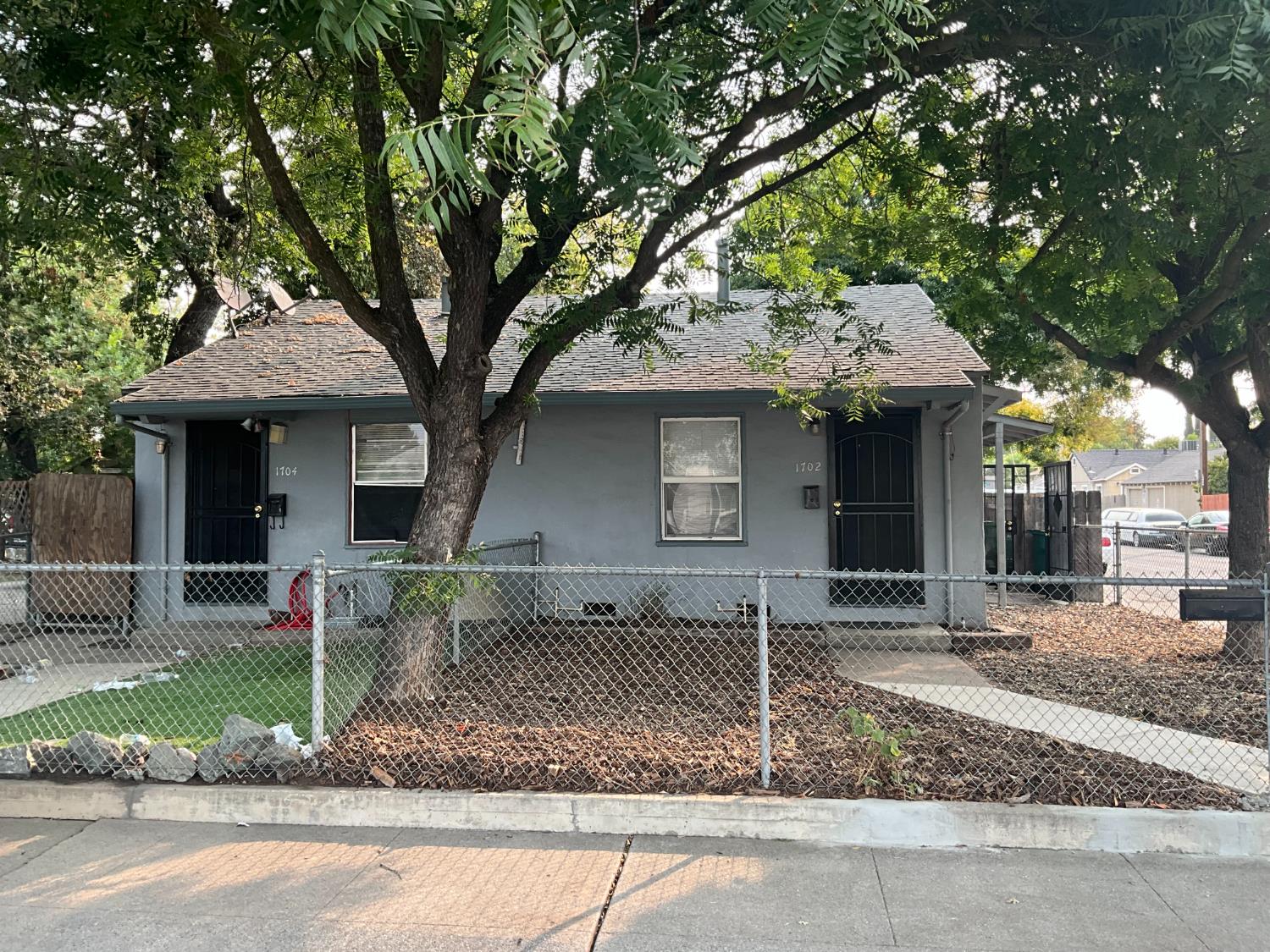 1702 Sunnyside Avenue