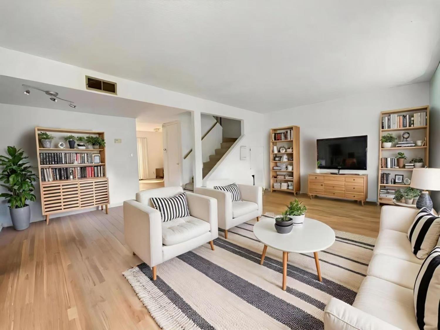 4016 Knoll Top Court