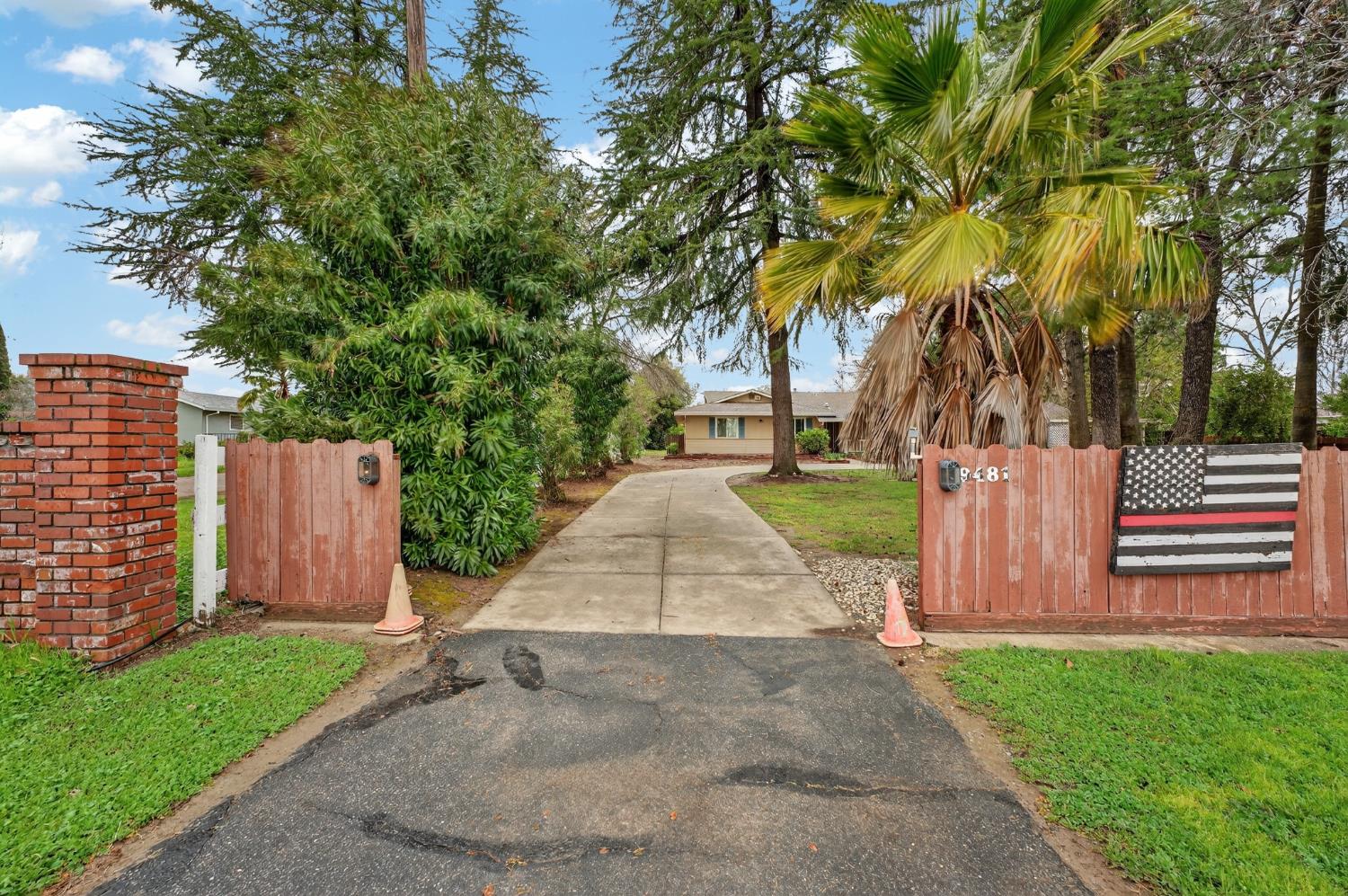 9481 Oak Avenue