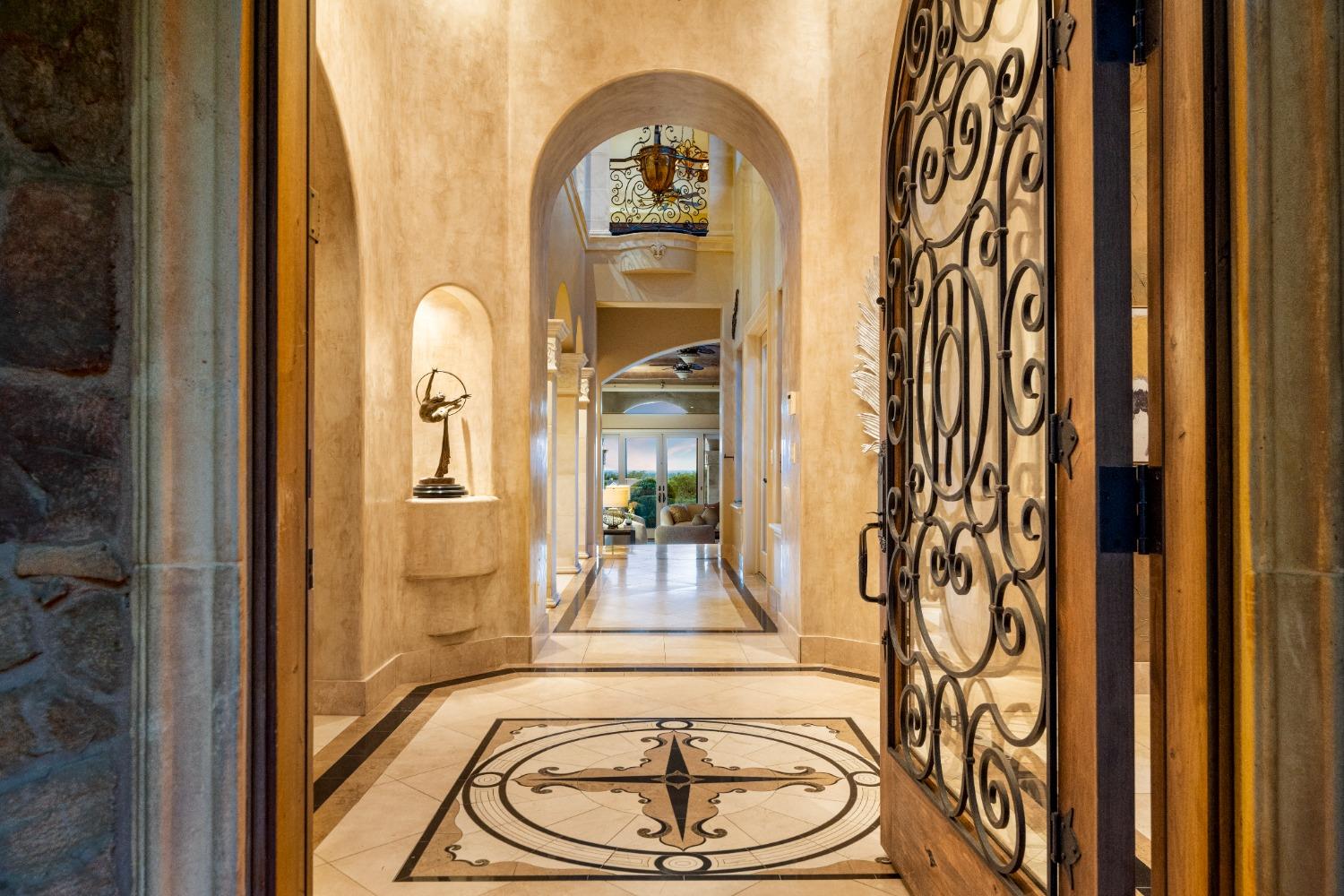 5535 Eden Roc Drive