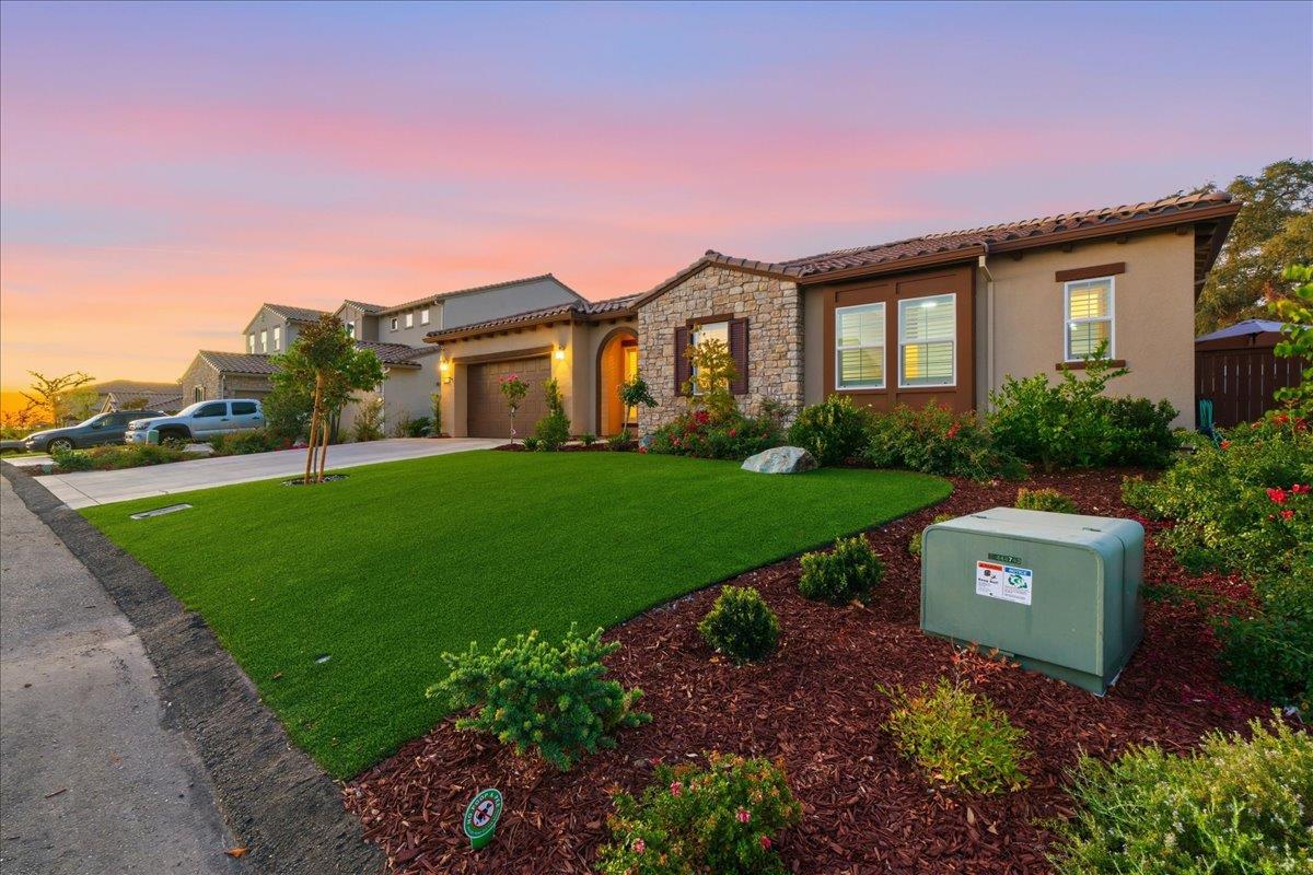 1009 Trapani Lane