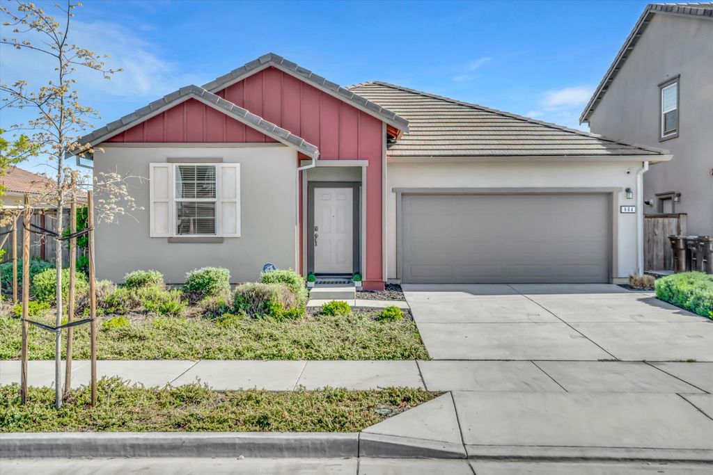 Photo of 864 Loon Street, Lathrop, CA 95330 (MLS # 226044194)