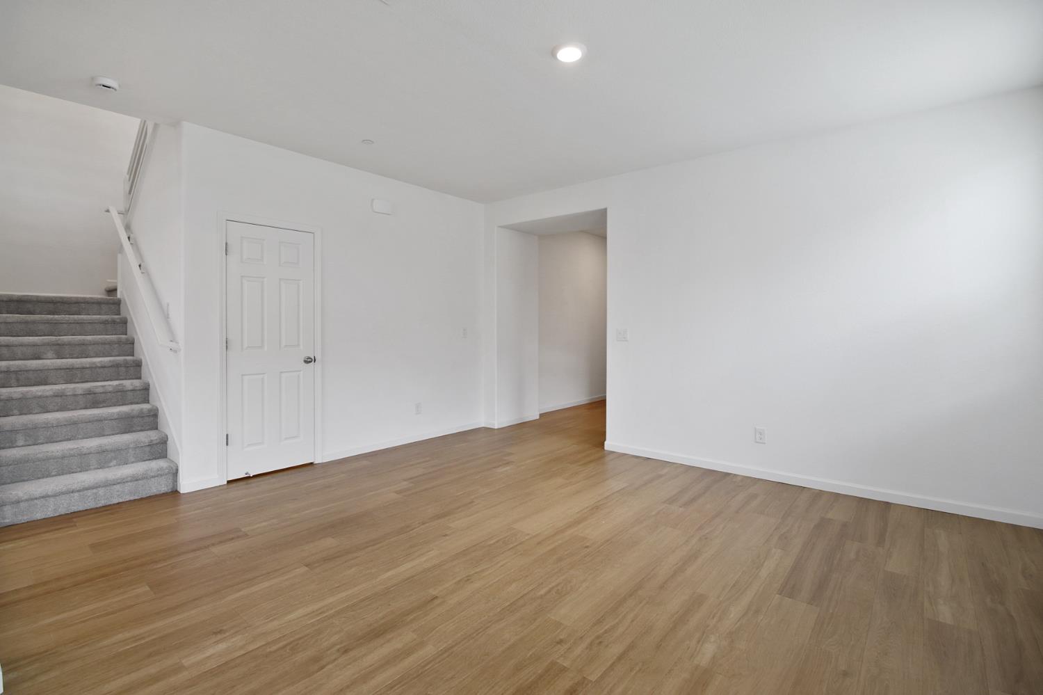 4562 Spring Harvest Drive