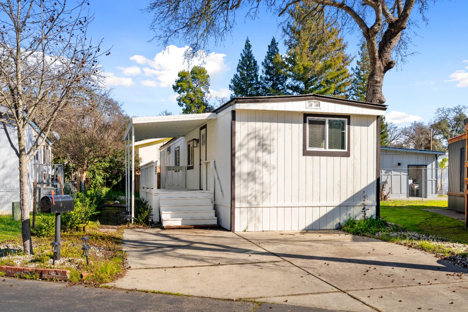 6805 Douglas Boulevard 37