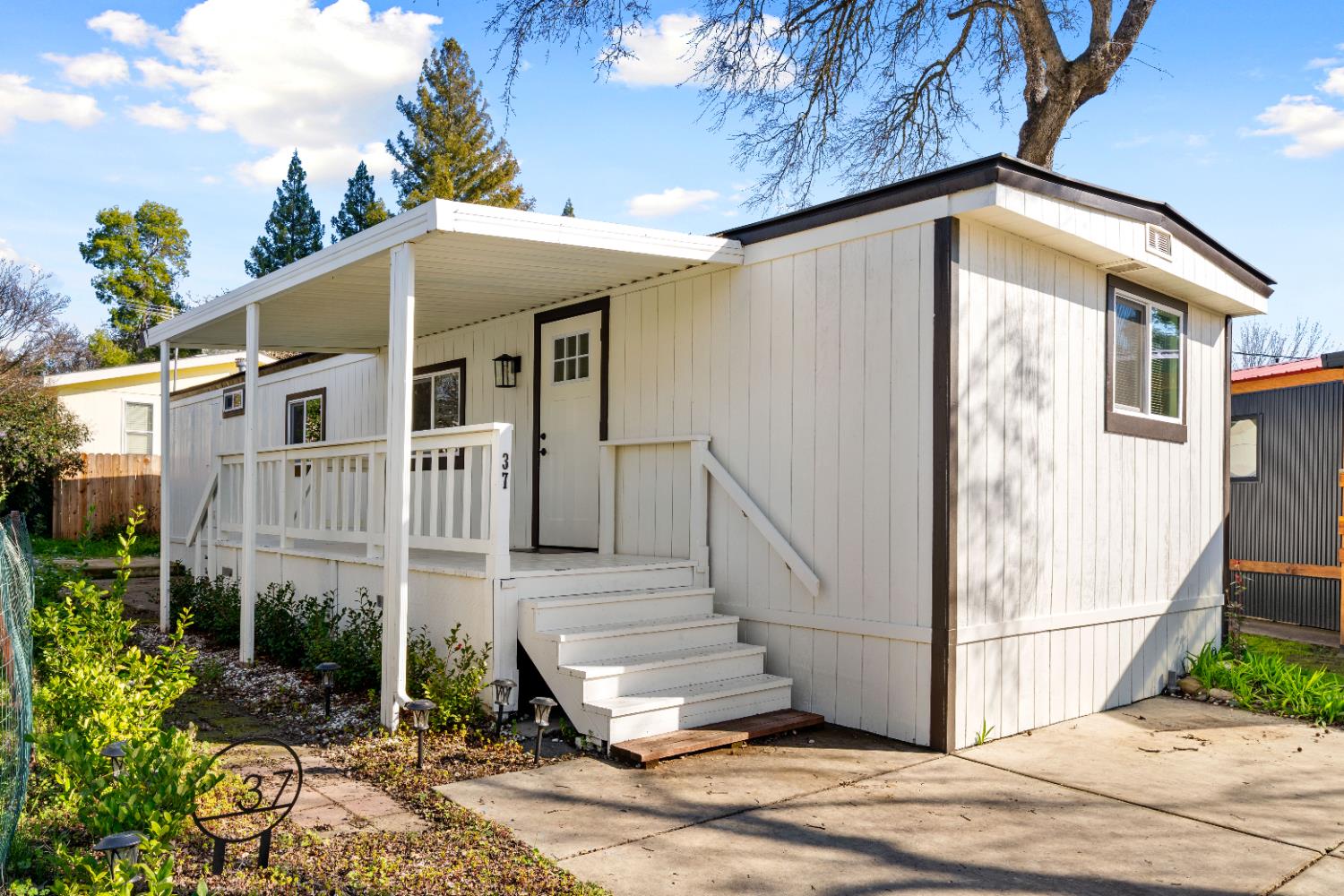 6805 Douglas Boulevard 37