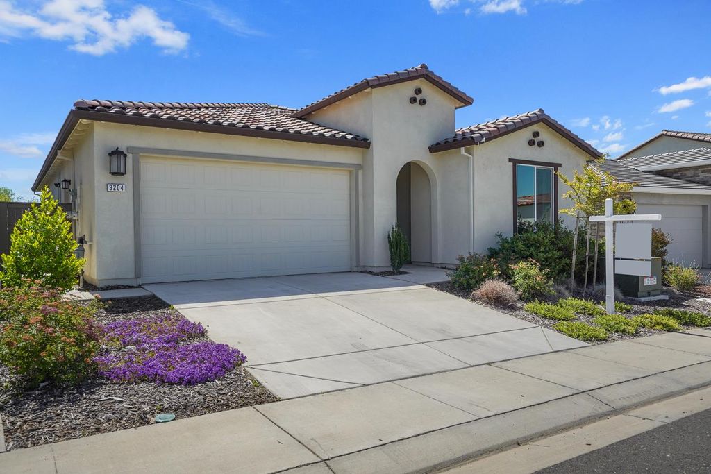 Photo of 3204 Highgate Terrace Loop, Folsom, CA 95630 (MLS # 226019858)