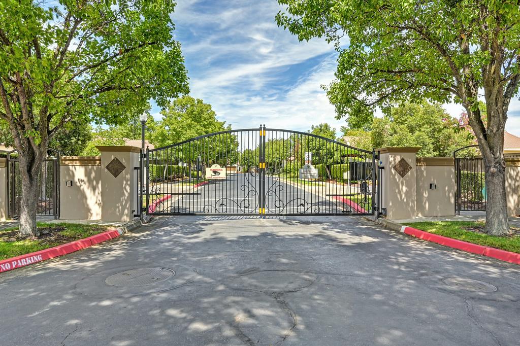 2181 Ryedale Lane