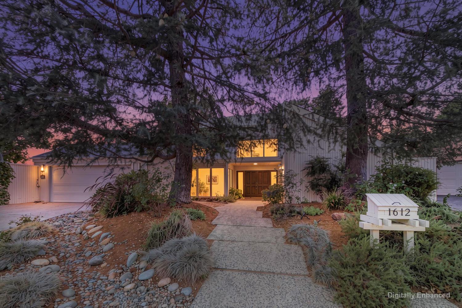 1612 Baylor Court