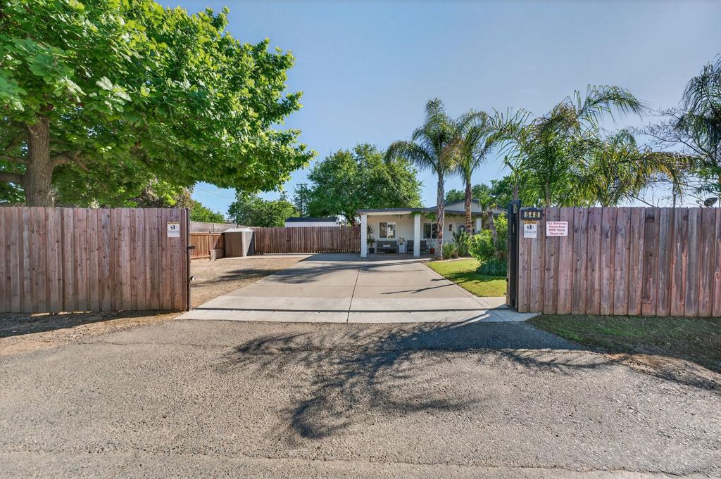 Photo of 648 Q Street, Rio Linda, CA 95673 (MLS # 226035158)