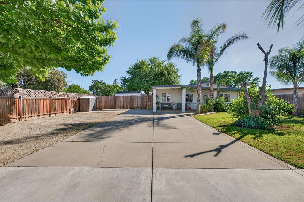 Photo of 648 Q Street, Rio Linda, CA 95673 (MLS # 226035158)