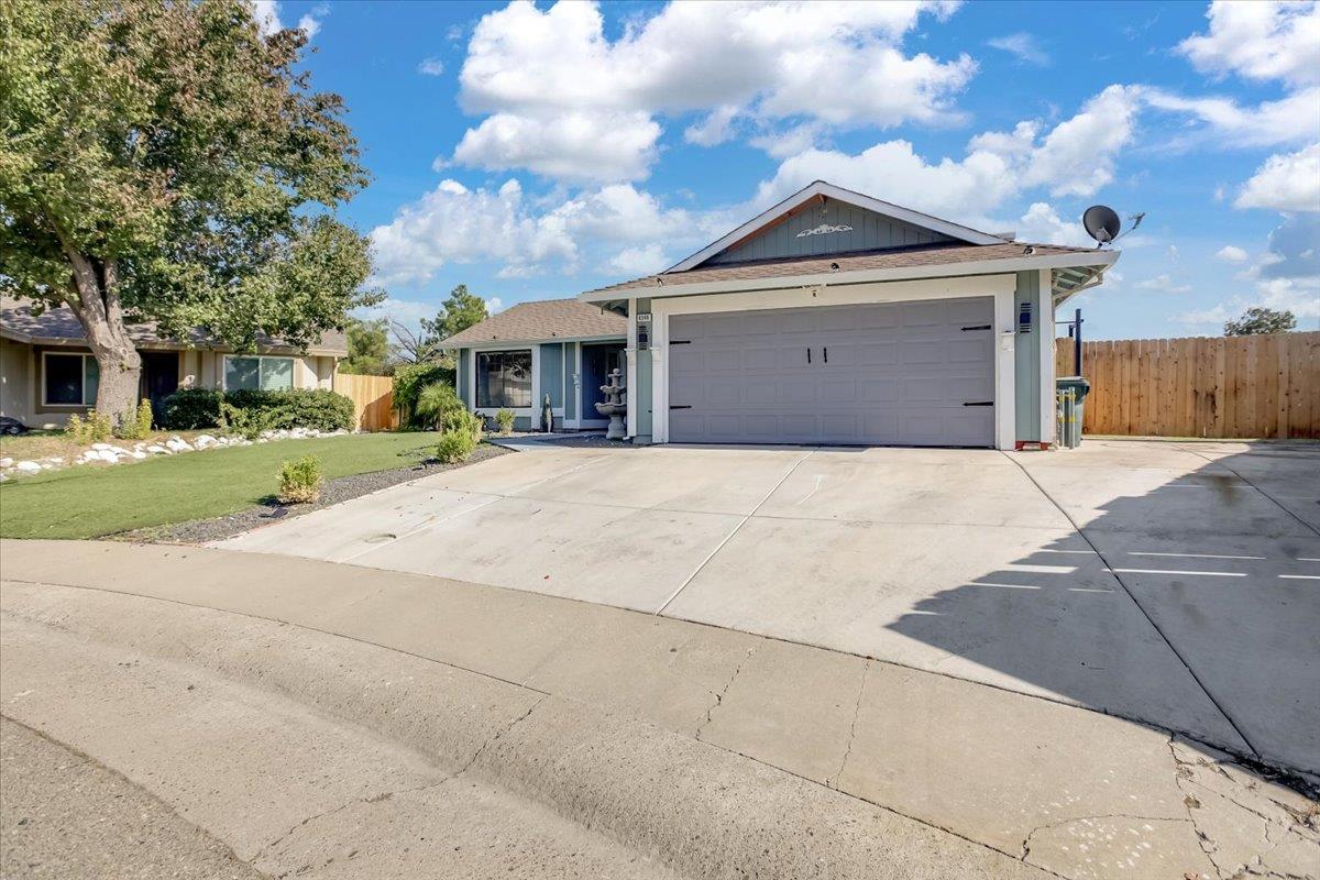 8346 Floxtree Court
