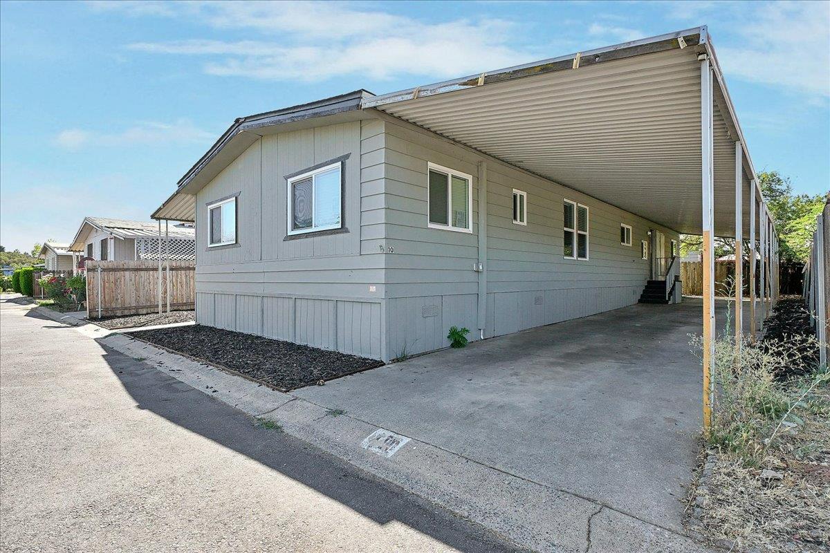6057 Griffith Avenue 10