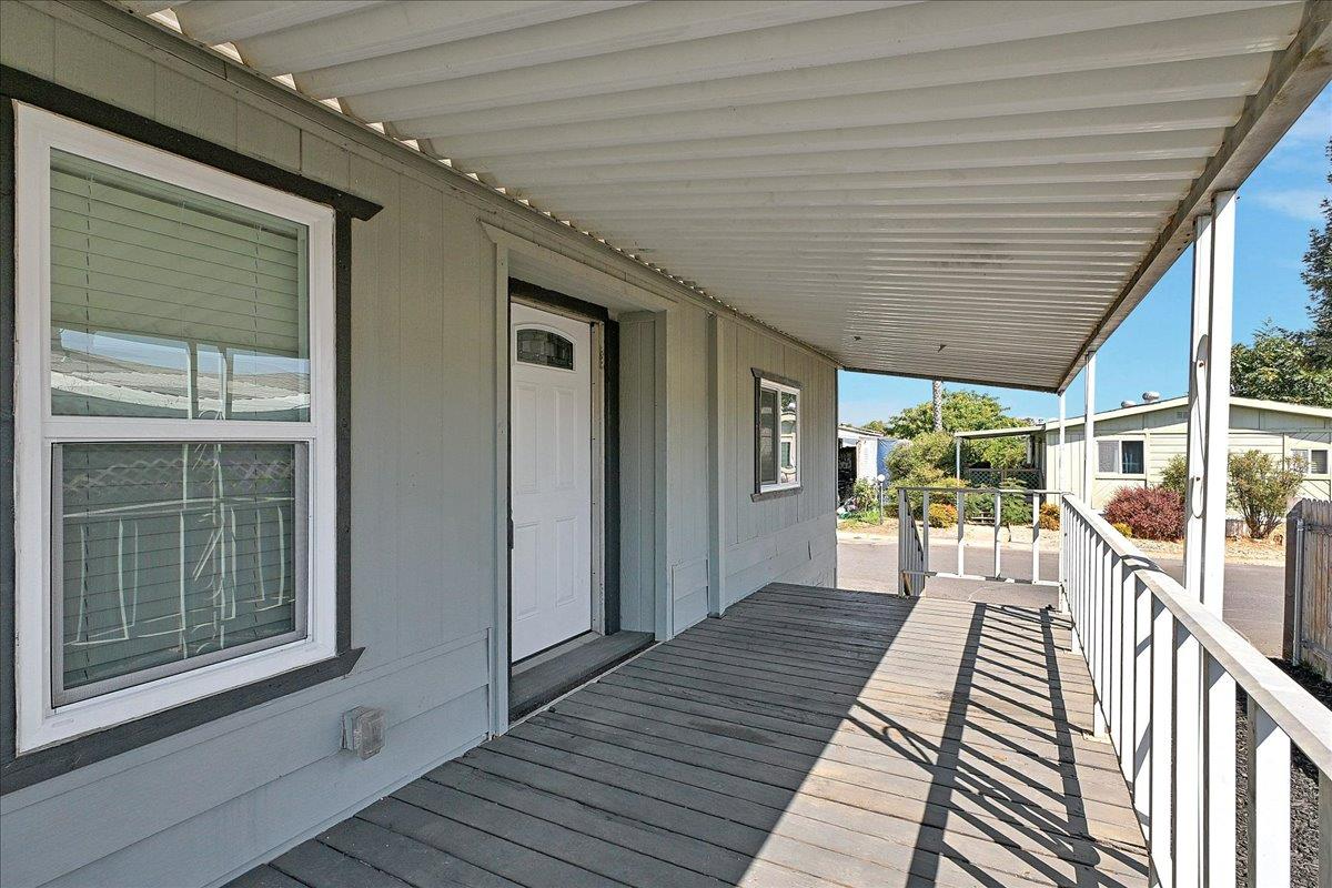 6057 Griffith Avenue 10