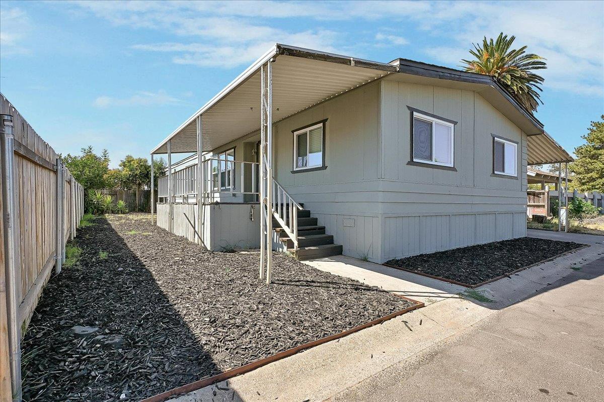 6057 Griffith Avenue 10