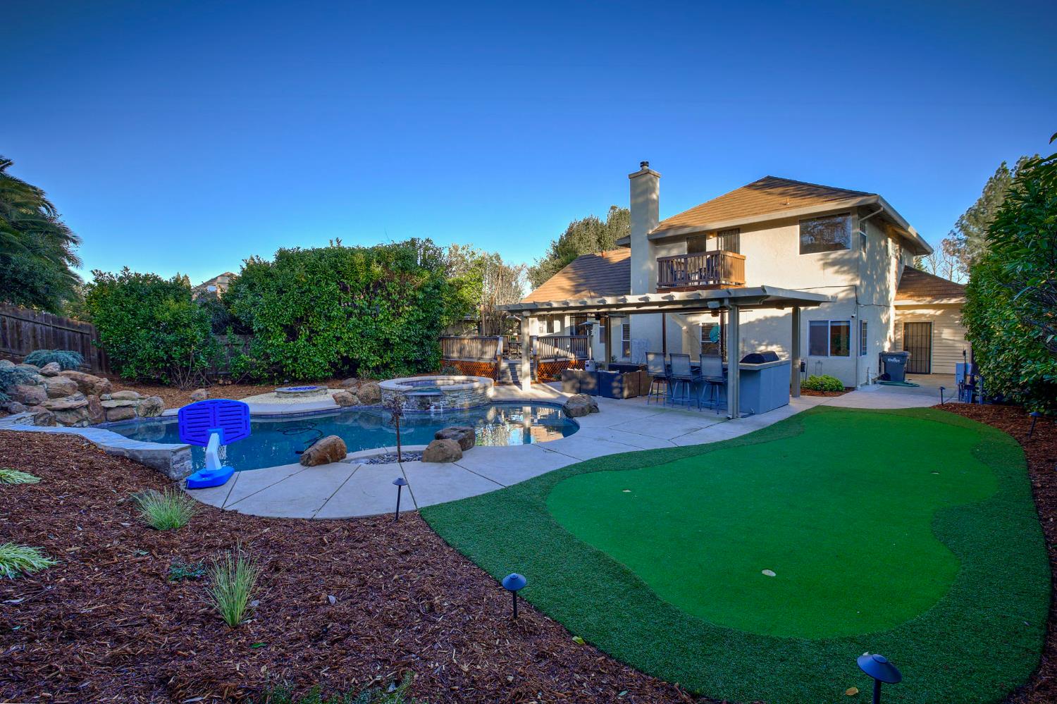 1068 Kensington Drive