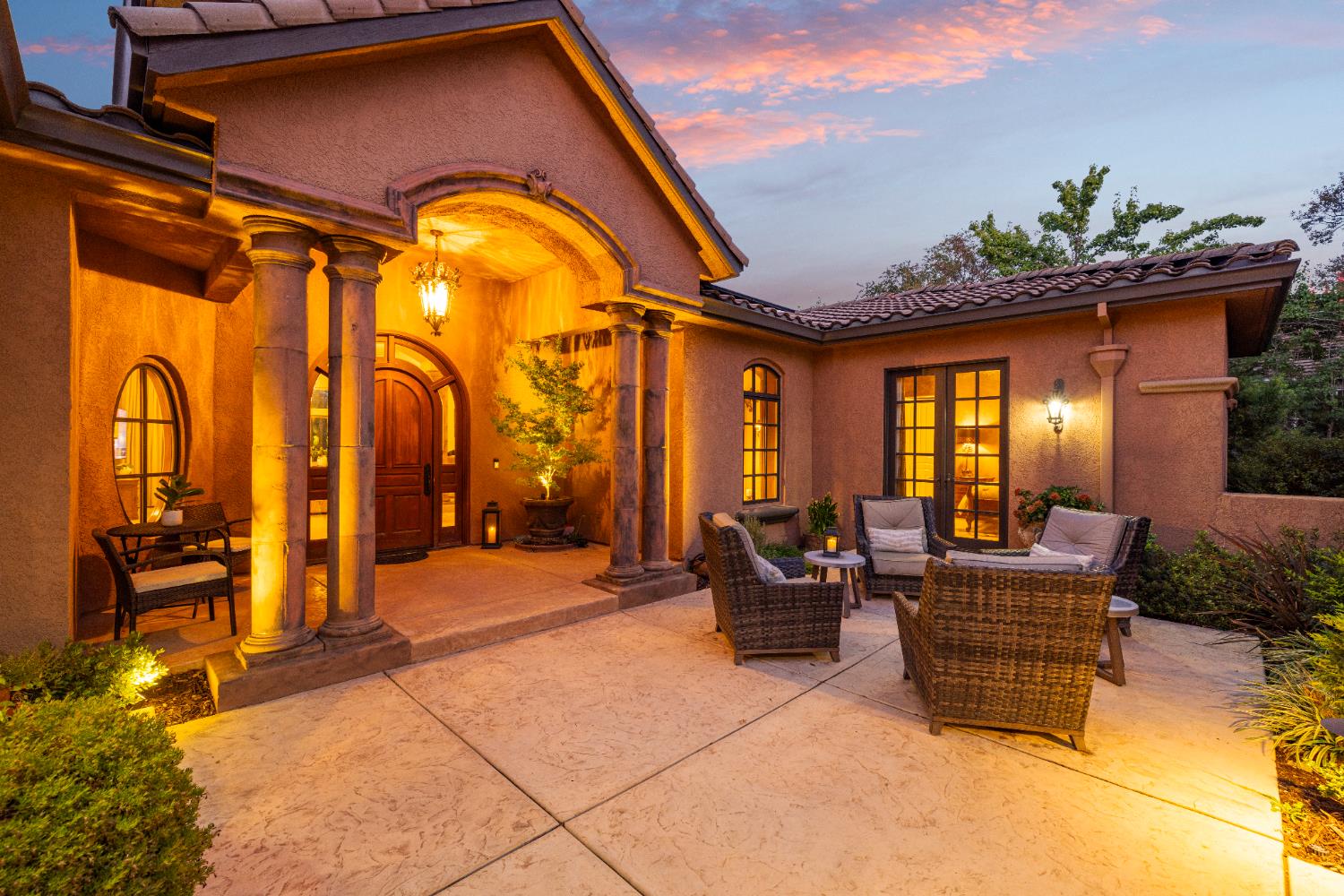 617 Lakecrest Drive