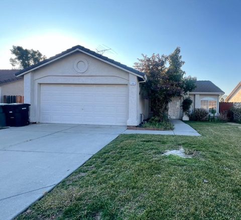 350 Shalako Dr, Oakdale, CA 95361 - MLS#: 225048561