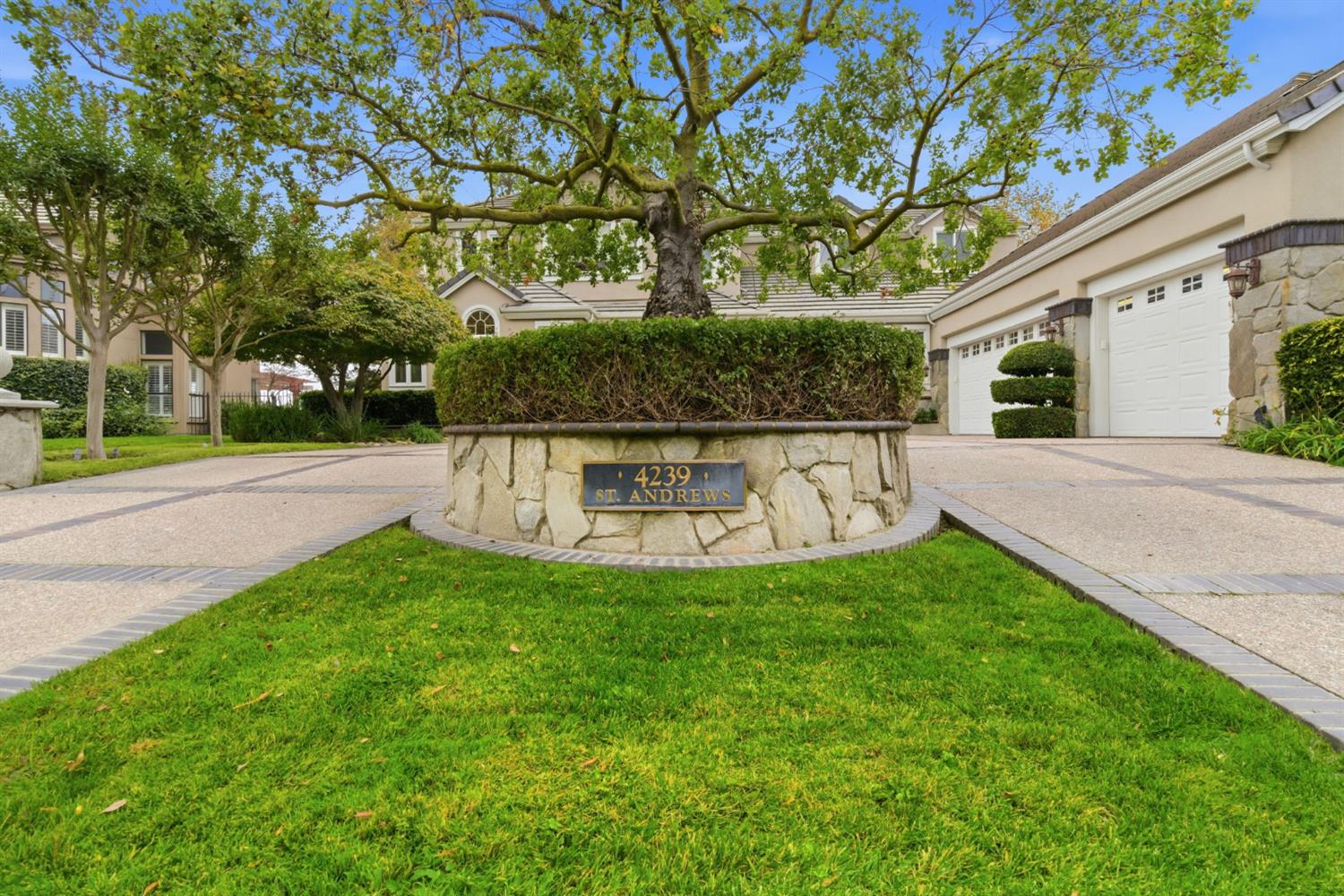 4239 Saint Andrews Drive