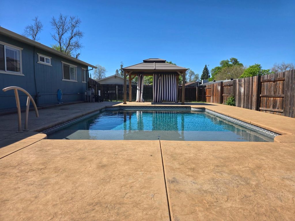 Photo of 6949 Franela Way, Citrus Heights, CA 95621 (MLS # 226033813)