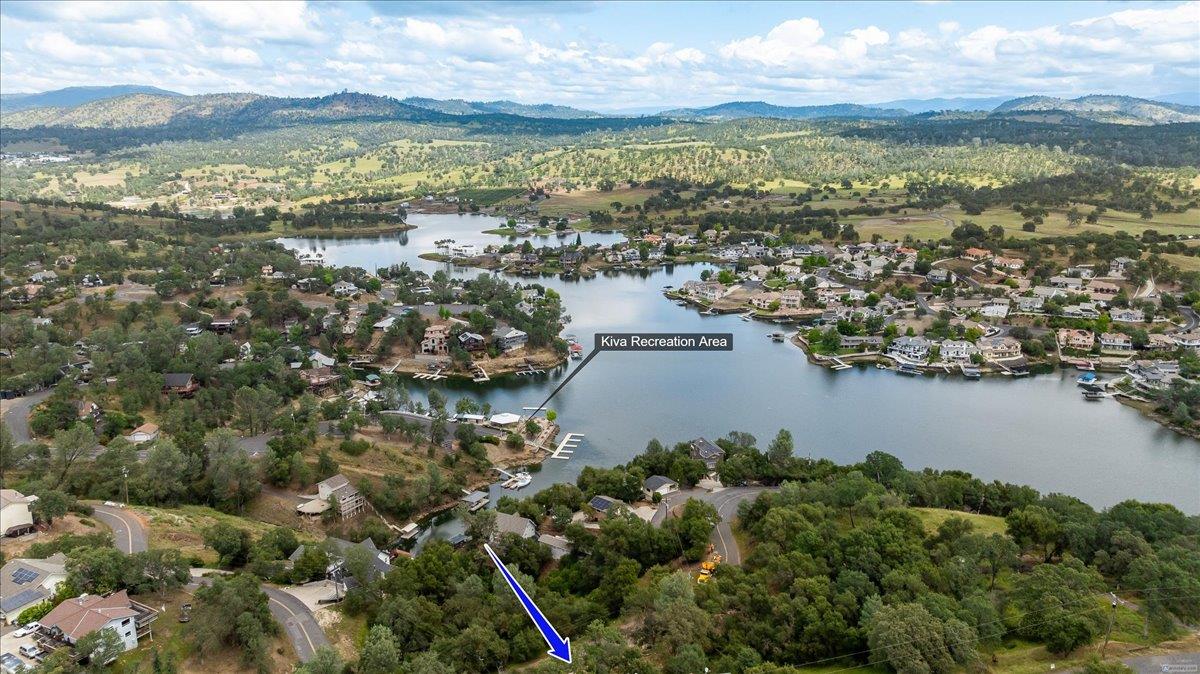 4756 Lakeshore Drive