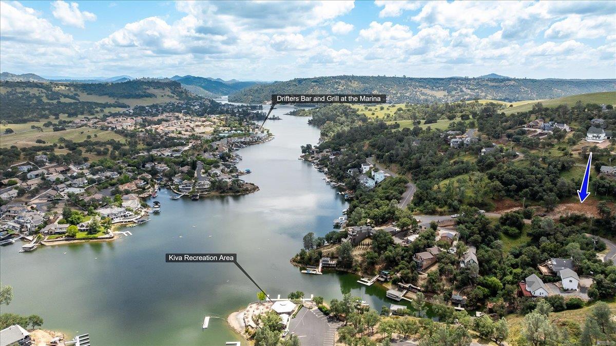 4756 Lakeshore Drive