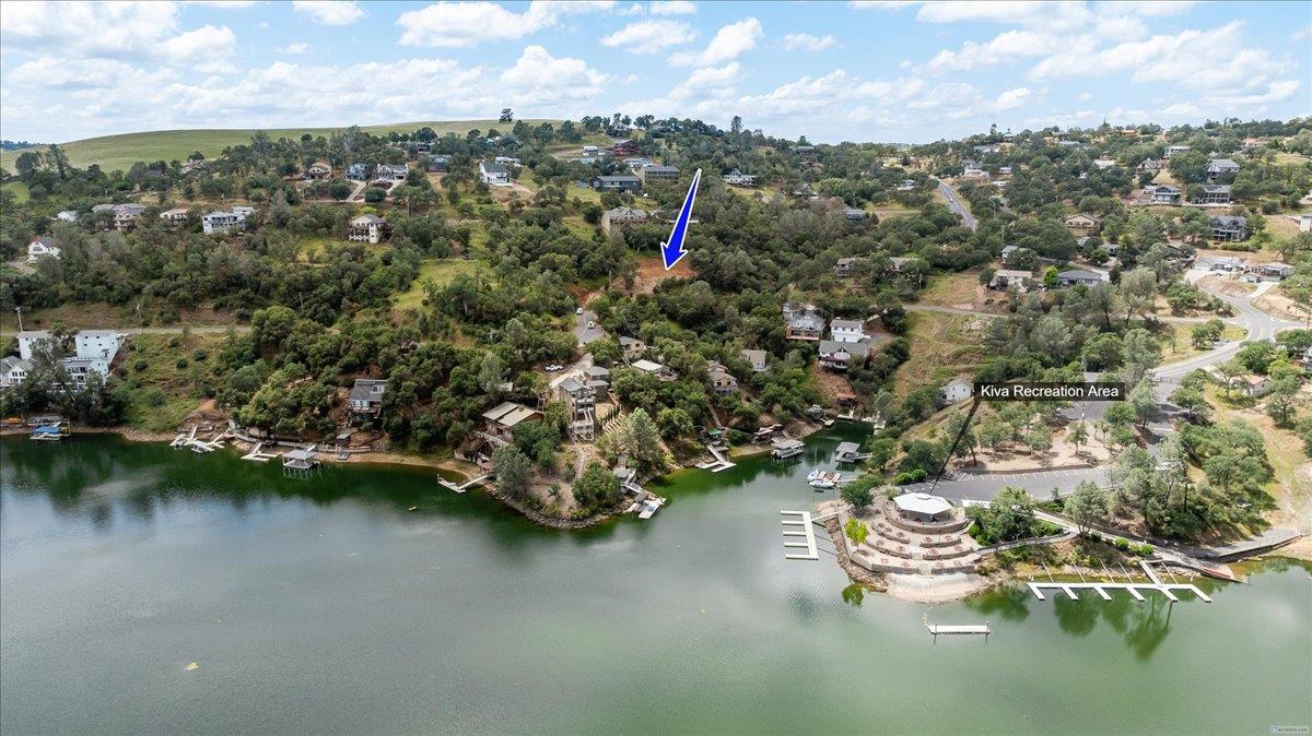 4756 Lakeshore Drive