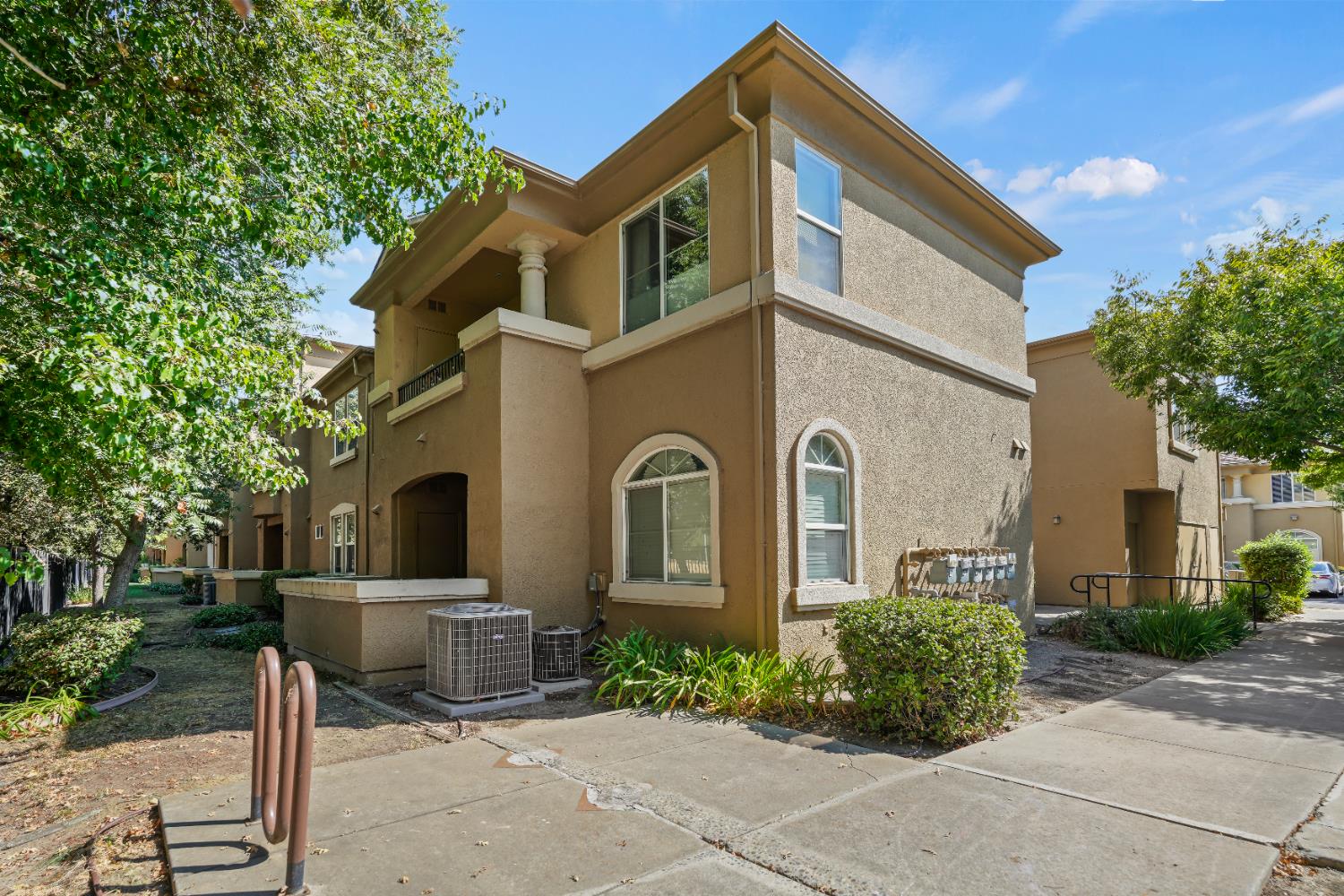 1900 Danbrook Drive 911
