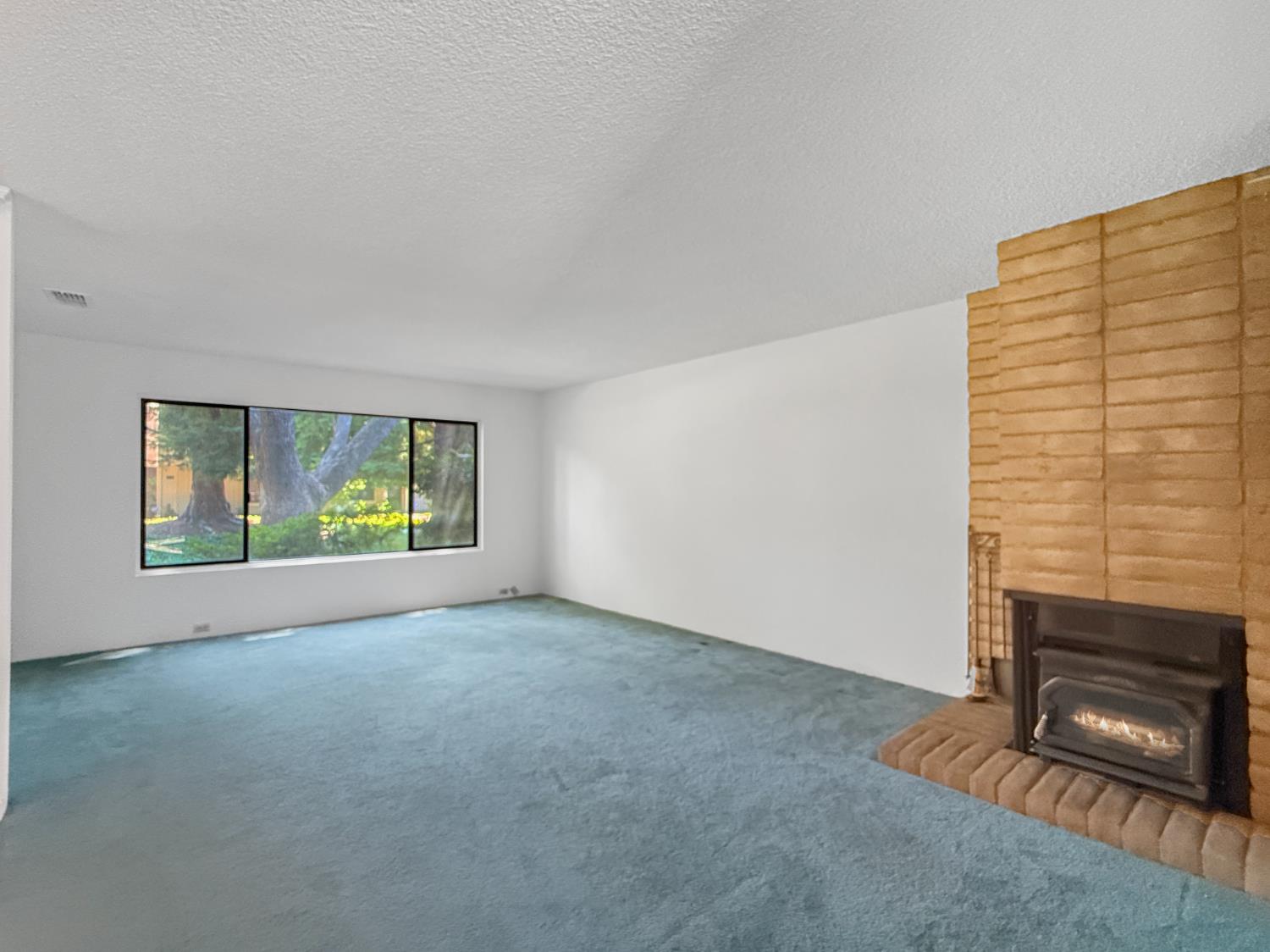 1061 Commons Drive