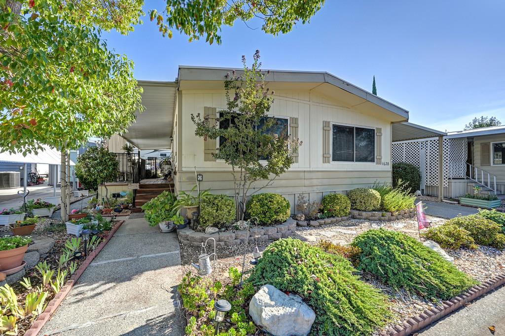 1628 Spruce Court