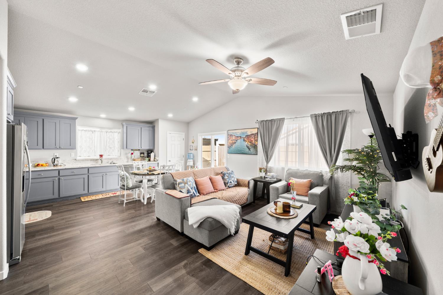 4176 Gossamer Street