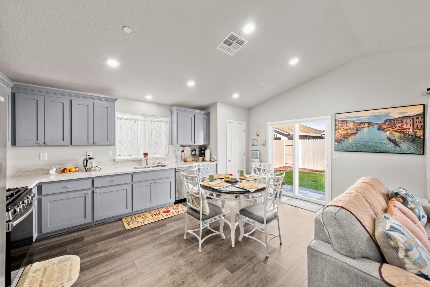 4176 Gossamer Street