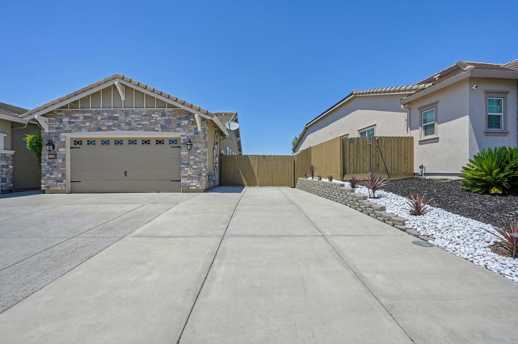 2118 Fawndale Lane