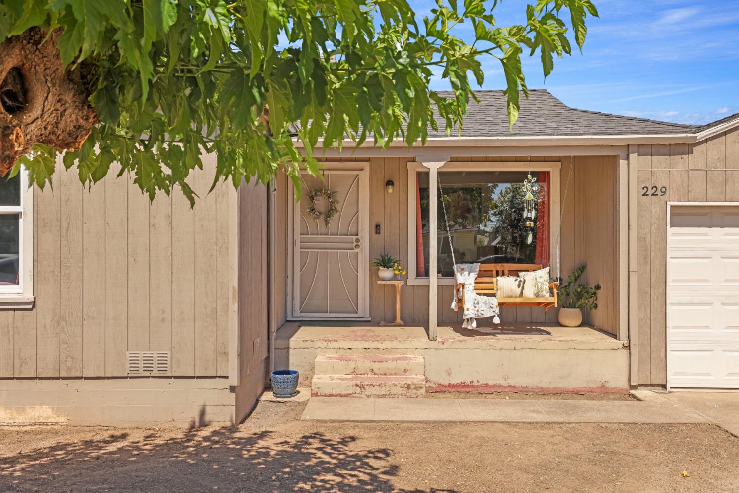 229 N 7th Avenue