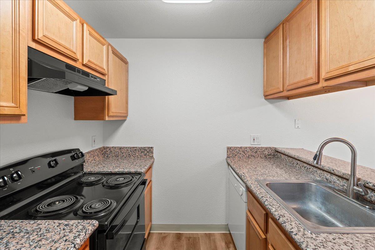 3939 Madison Avenue 214
