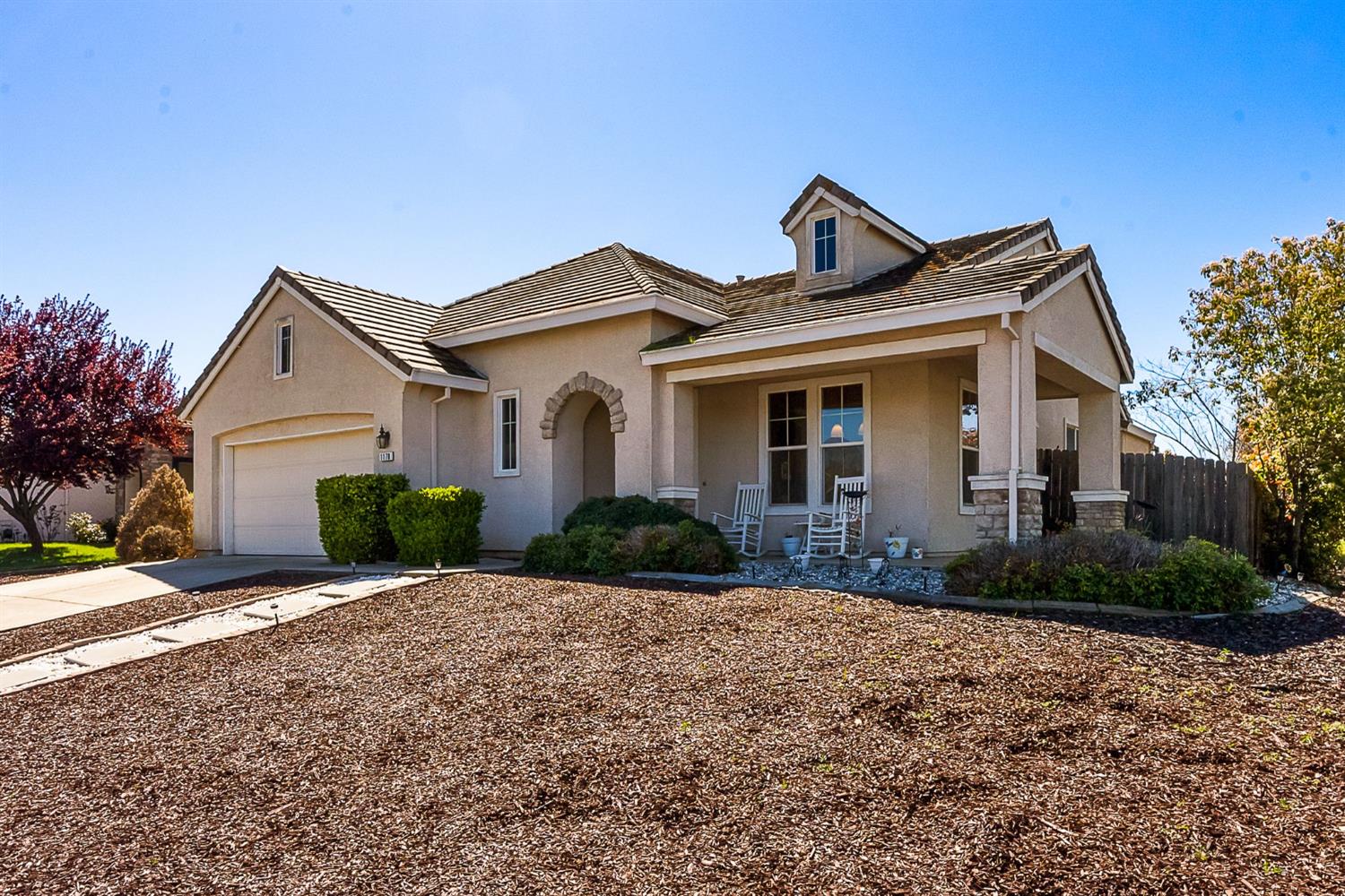 1170 Broken Spur Way